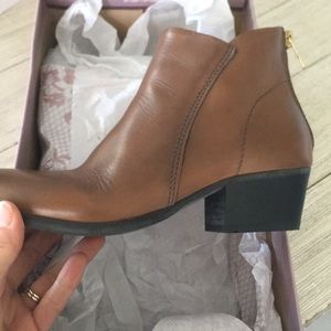 Hudson Apisi Calf New in Box, Never worn size 6